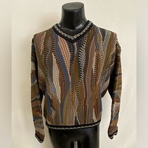 Tundra Canada Sweater Men’s Medium Coogi-Style 3D Cotton Knit V-Beck Sweater EUC